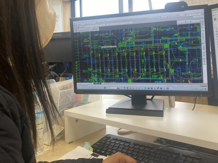 設計のお仕事について教えて貰いました！！