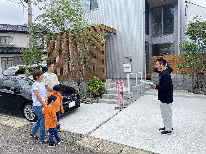 お客様へお引き渡し式を行いました！おめでとうございます！郡山市大槻町O様邸