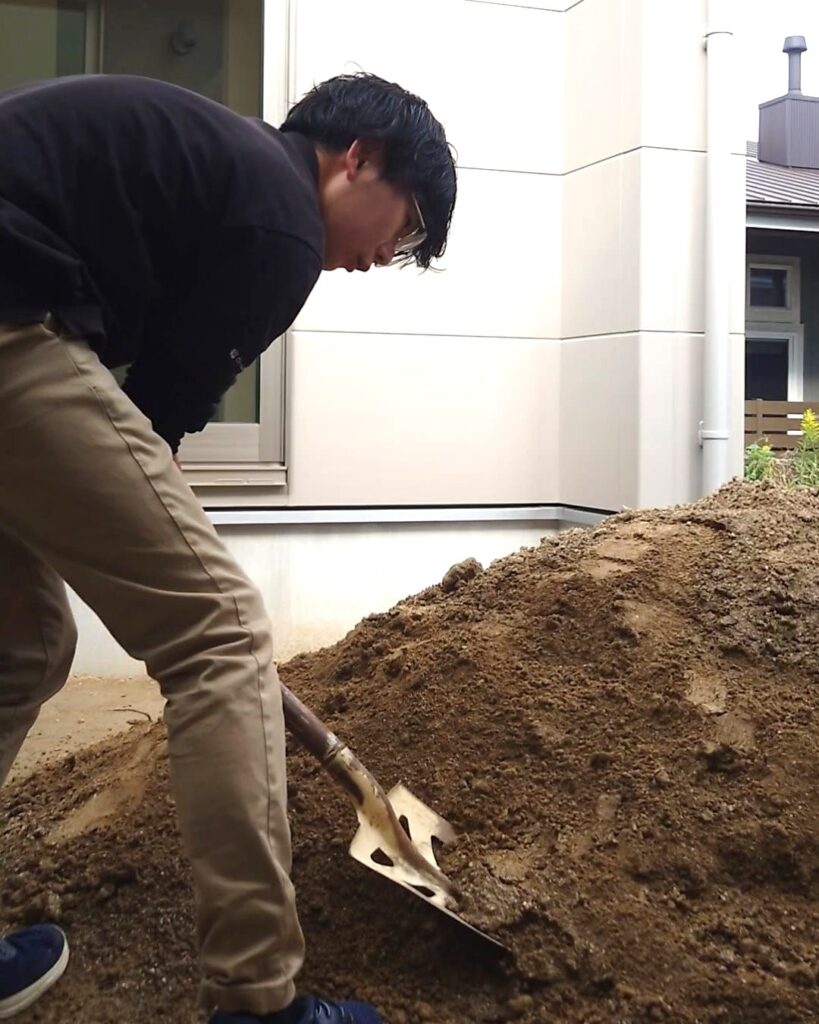 植栽を植える中庭の土台をきれいに作っていきました！　安達郡大玉村M様邸　新築注文住宅