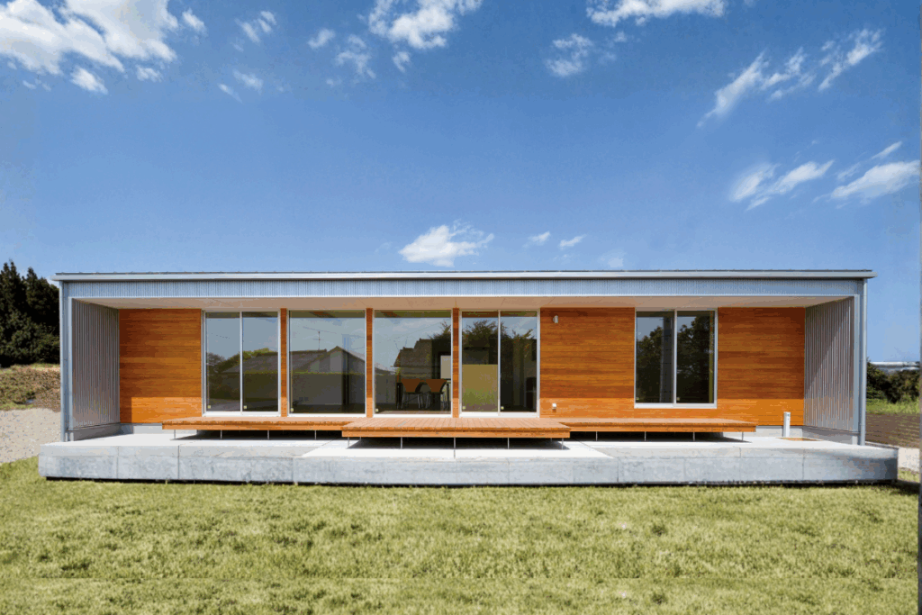 ガルバ×木がスタイリッシュな箱型HIRAYA