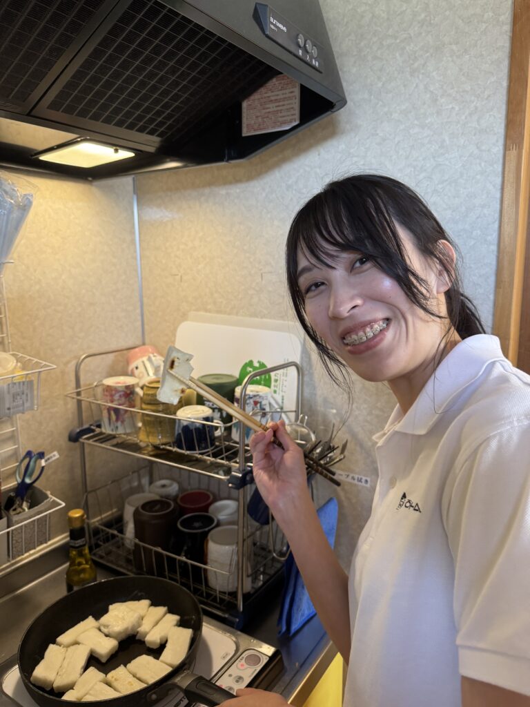 お昼休みにちょっとした贅沢…！お餅を焼きました！！！　郡山市安積町