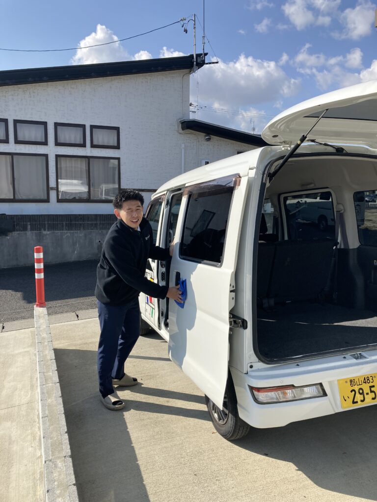 感謝の気持ちを込めて♪金曜は社用車をきれいにしています！郡山市安積町