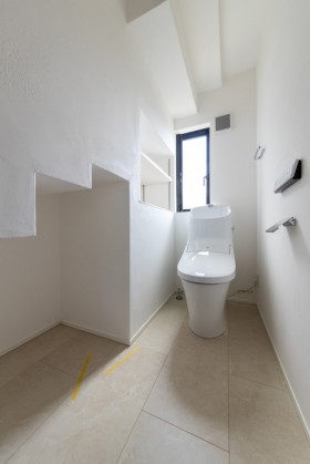 トイレの中に作りました。安積町Y様邸| 郡山市 新築住宅 大原工務店のブログ