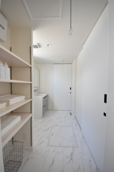 洗面脱衣室は2方向から出入りできます。| 郡山市 新築住宅 大原工務店のブログ