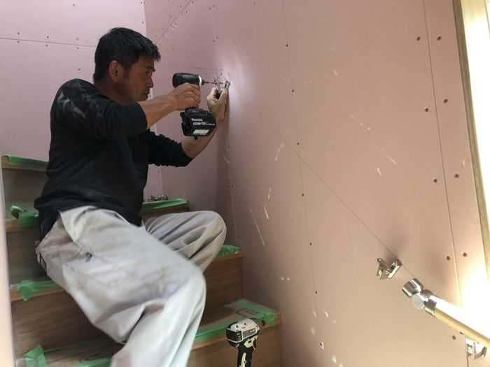 壁の石膏ボードを施工してます。郡山市喜久田町| 郡山市 新築住宅 大原工務店のブログ