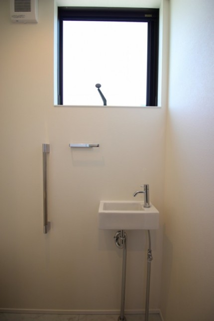 大原工務店のオシャレなトイレに、手洗い器があります。郡山市安積町| 郡山市 新築住宅 大原工務店のブログ
