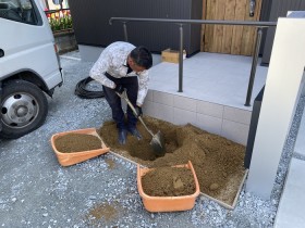 まず埋めるところに掘ります。須賀川市岩渕I様邸| 郡山市 新築住宅 大原工務店のブログ