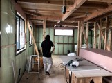気密の施工中の写真です。郡山市 新築住宅 大原工務店のブログ