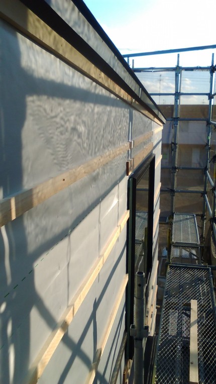 神明下モデルハウスの外壁の下地材を施工中です。 | 郡山市 新築住宅 大原工務店のブログ